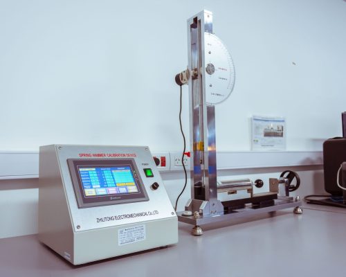 Dispositivo para calibración de Martillo de Impacto del LSE CENTEC TDF